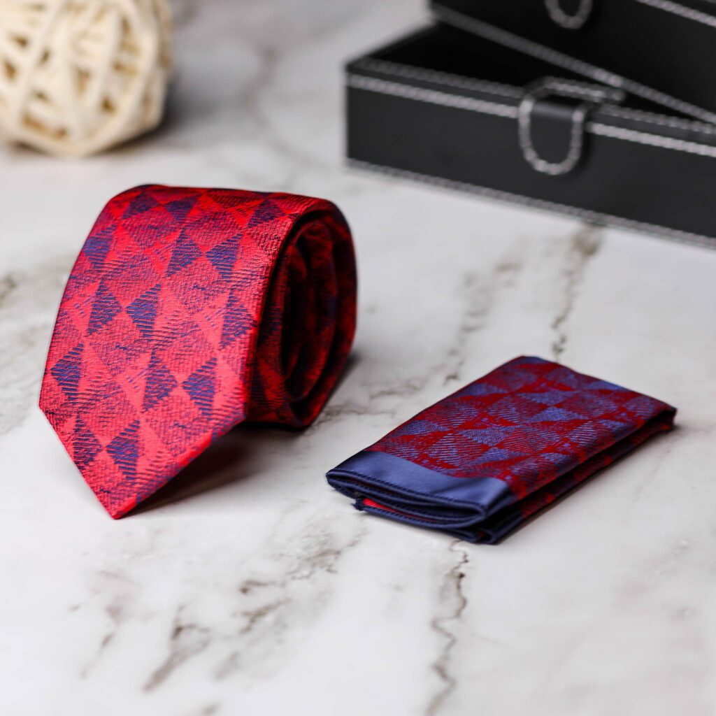 Piros-Kék Mintás Nyakkendő + Díszzsebkendő