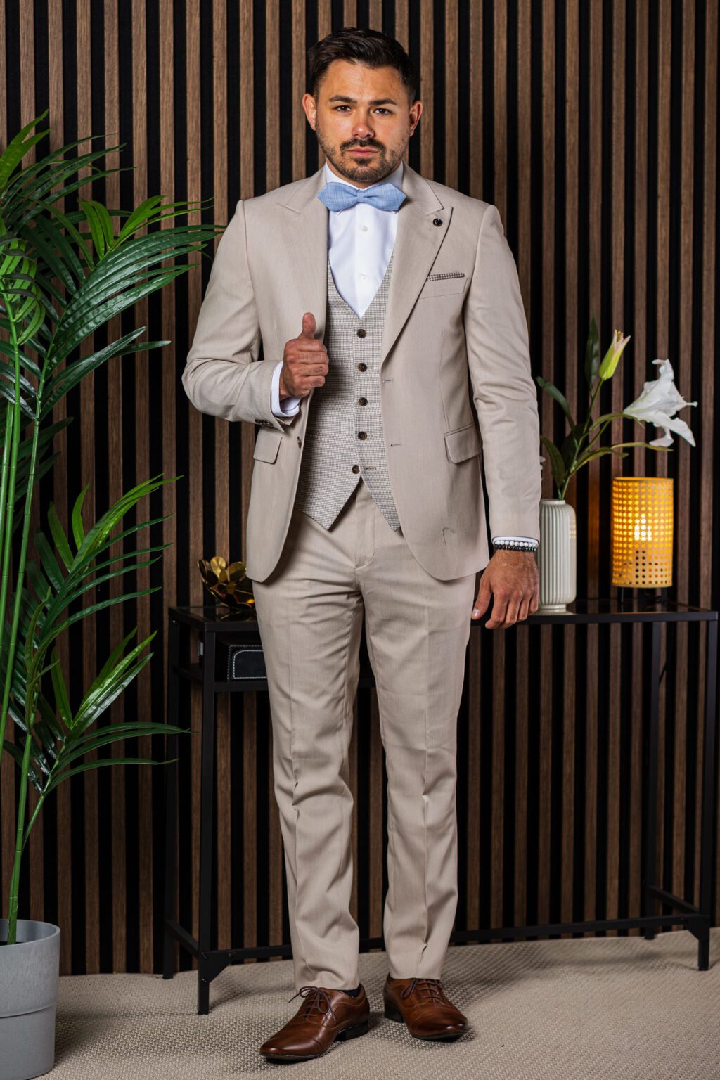 Beige Háromrészes Slim Öltöny
