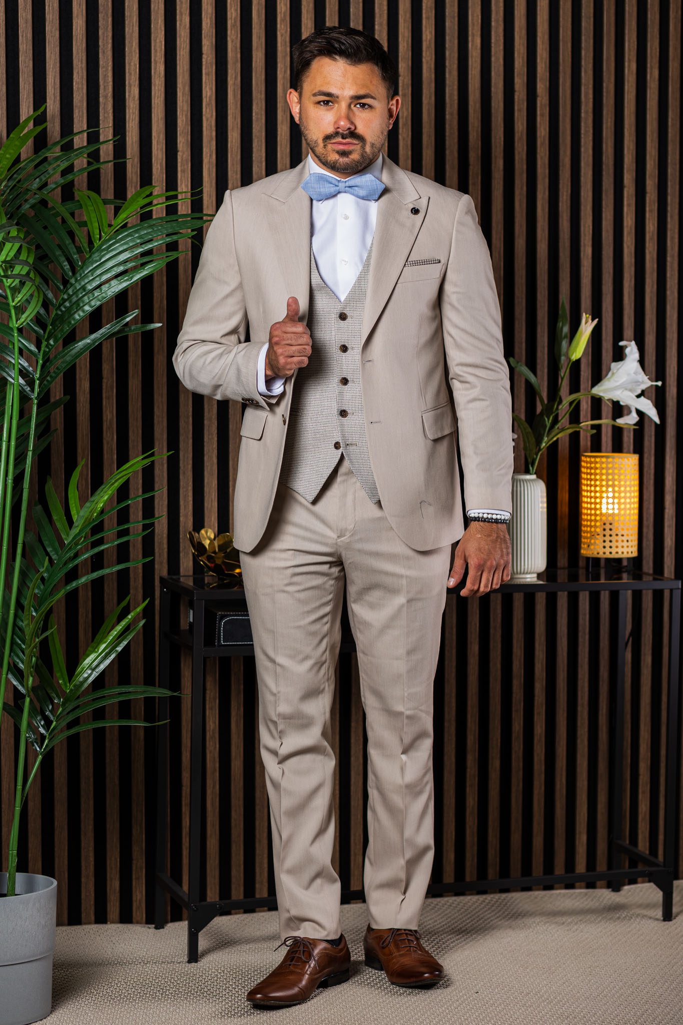 Beige Háromrészes Slim Öltöny