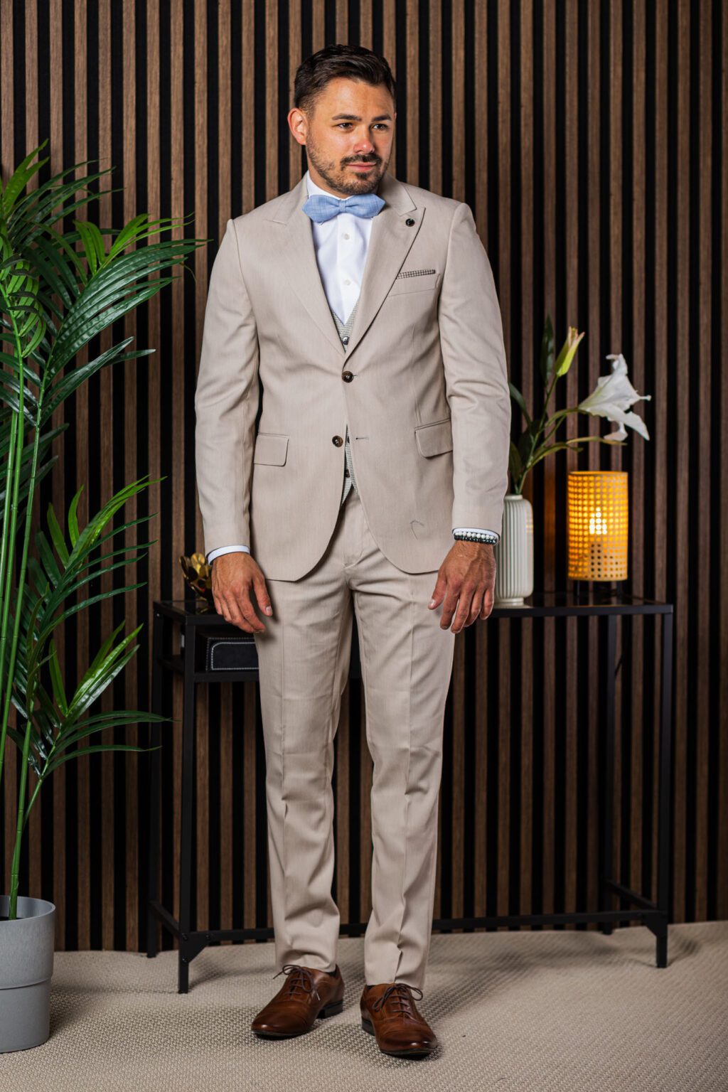 Beige Háromrészes Slim Öltöny
