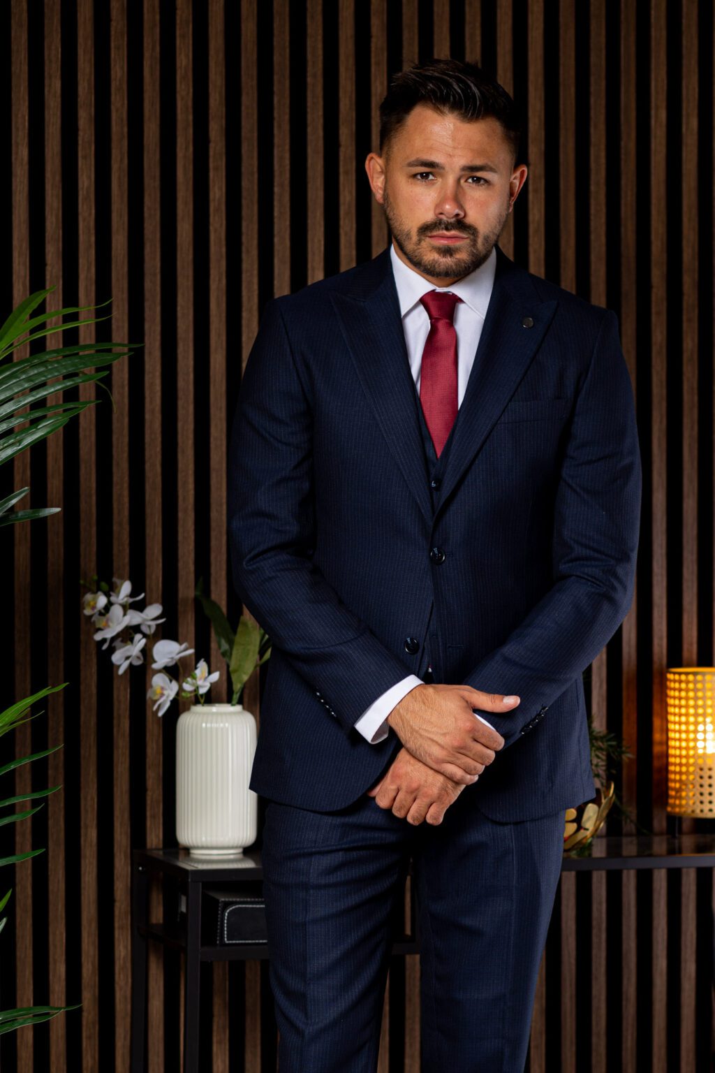 Sötétkék Csíkos Háromrészes Slim Öltöny